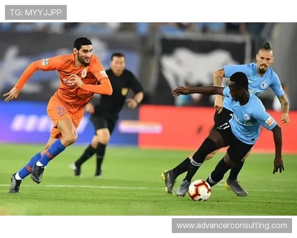 国安与恒大对决深度分析球队状态战术布局及关键球员表现