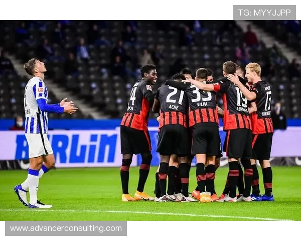 德国与荷兰足球魔方对决解析精彩瞬间与战术博弈 德国与荷兰足球魔方对决解析精彩瞬间与战术博弈