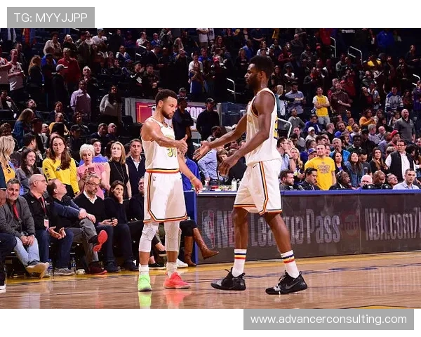 猛龙与勇士激战正酣6月11日决战NBA总决赛巅峰对决 猛龙与勇士激战正酣6月11日决战NBA总决赛巅峰对决