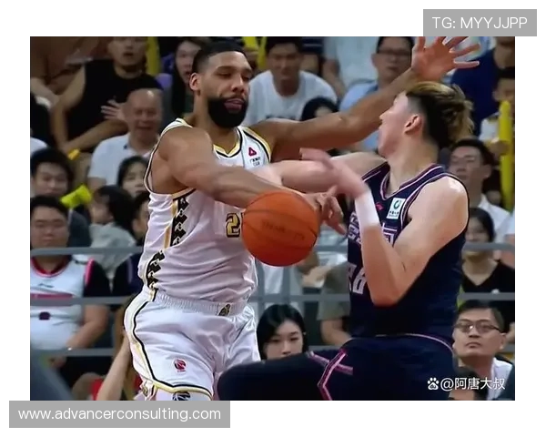 第24轮激战深圳队迎战广厦队争夺季后赛关键胜利